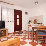 Apartman With Parking Space Starigrad, Paklenica - 6618 *