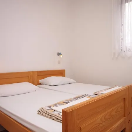 Apartment With Parking Space Starigrad, Paklenica - 6618 Starigrad Paklenica