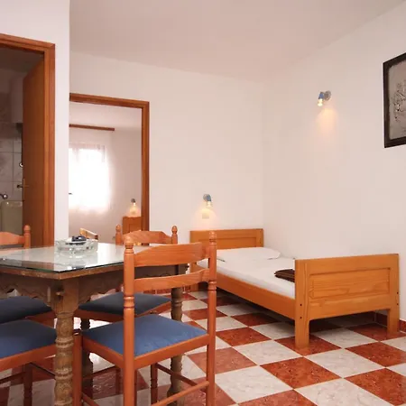 Apartamento With Parking Space Starigrad, Paklenica - 6618